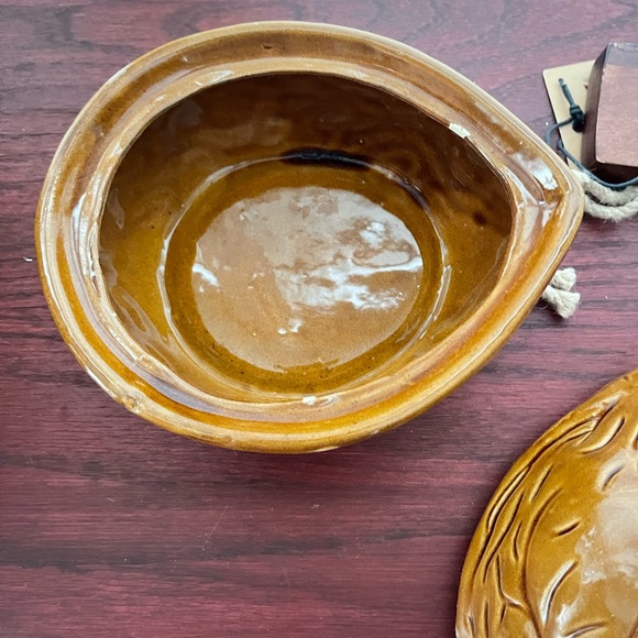 Vintage squirrel nut bowl. - Picture 3 of 6